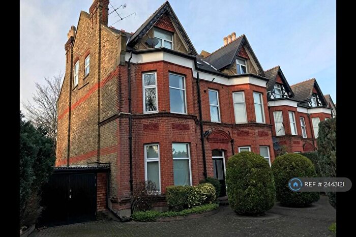1 Bedroom Flat To Rent In Park Road, Surbiton, KT5
