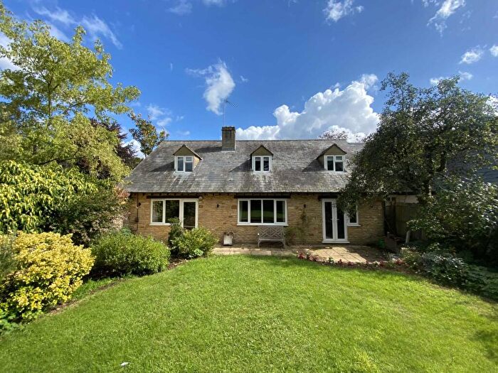 4 Bedroom Semi-Detached House To Rent In West End, Kingham, OX7