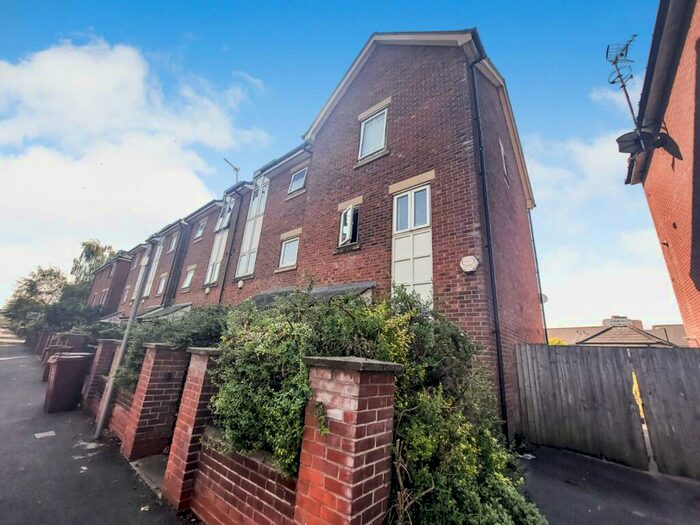 4 Bedroom End Of Terrace House To Rent In Yew Street, Hulme, Manchester, M15