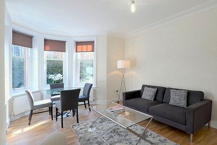 1 Bedroom Flat To Rent In Hamlet Gardens, Hammersmith, London, W6