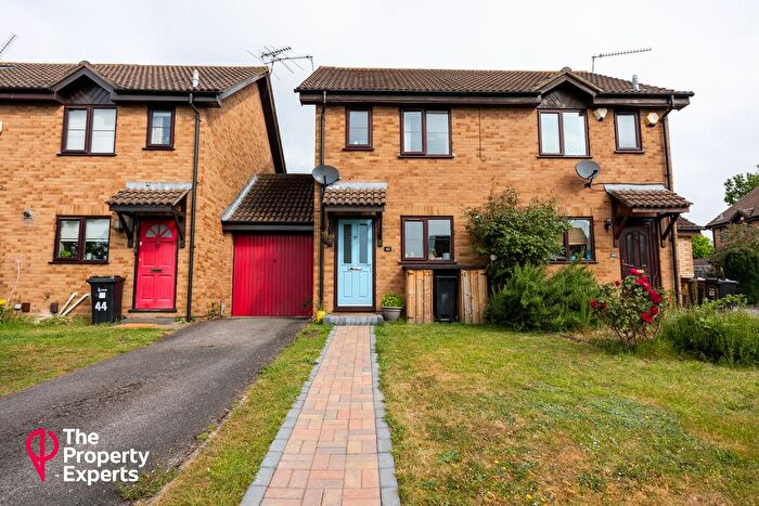 2 Bedroom Terraced House For Sale In Westminster Way, Reading, RG6