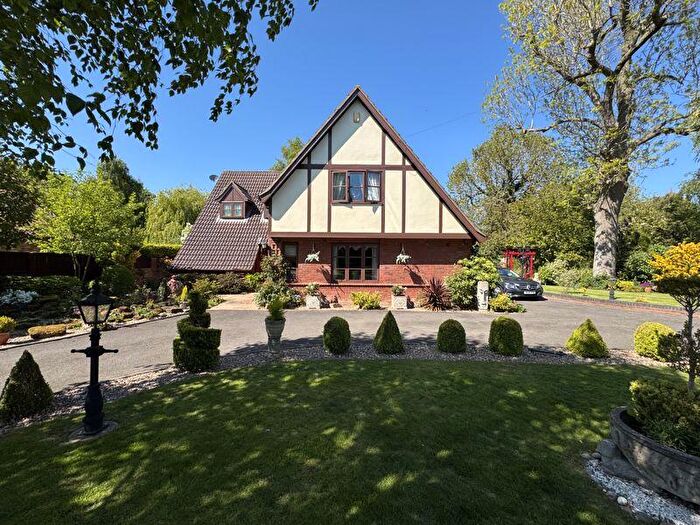 3 Bedroom Detached House For Sale In Newbridge Lane, Covenham St. Mary, LN11