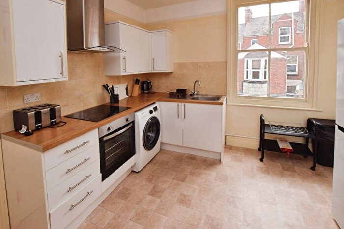 3 Bedroom Maisonette For Sale In Herschell Road, Mount Pleasant, Exeter, EX4