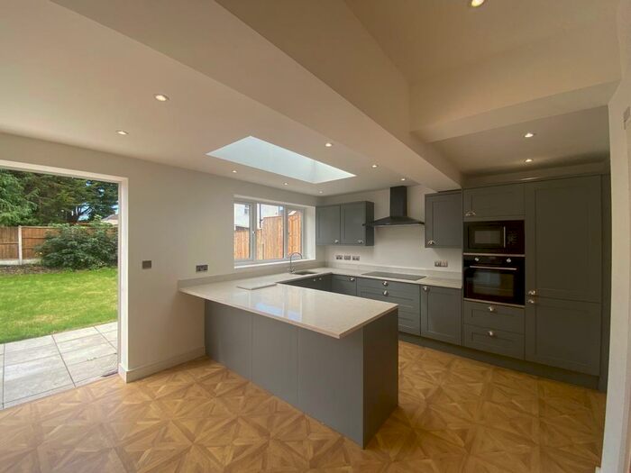 4 Bedroom House To Rent In Walshingham Road, L16