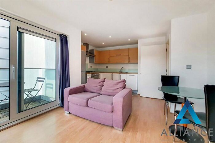 1 Bedroom Apartment To Rent In Commercial Road, London, E14