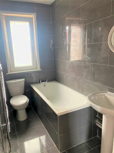 2 Bedroom Semi-Detached House To Rent In St. Augustine Avenue, Luton, Bedfordshire, LU3