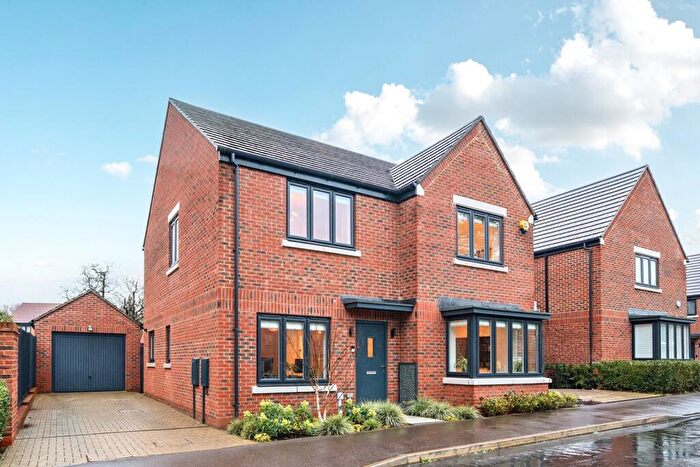 4 Bedroom Detached House For Sale In Ottershaw, Surrey, KT16