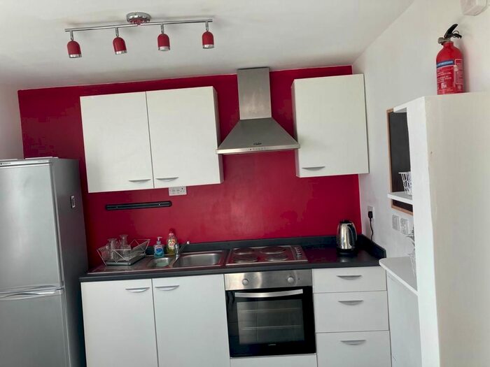 3 Bedroom Flat To Rent In Hotspur Street, Kennington, SE11