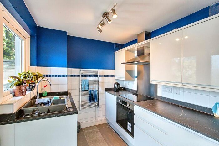 2 Bedroom Cottage For Sale In Upper West Street, Newport, SA42
