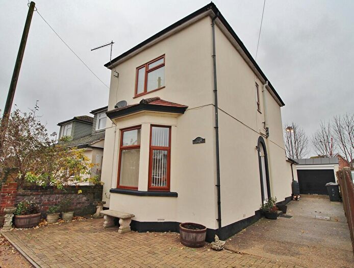 3 Bedroom Detached House For Sale In Palk Road, Havant, PO9