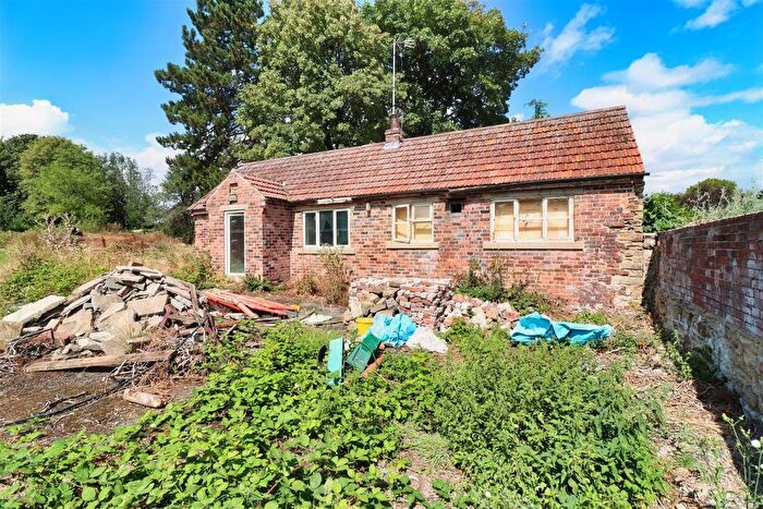 3 Bedroom Detached Bungalow For Sale In Main Road, Heath, Chesterfield, S44