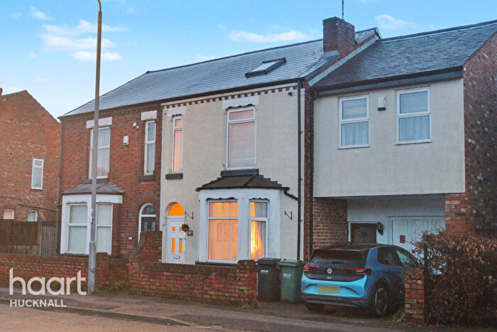 4 Bedroom Semi Detached House For Sale In Sherbrook Road, Nottingham, NG5