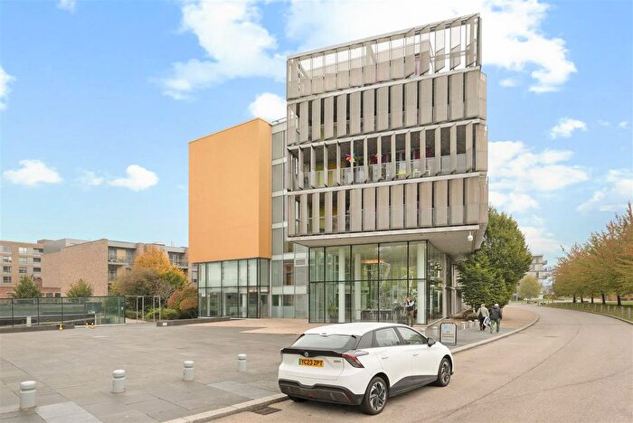 2 Bedroom Flat For Sale In Amazon Apartments, New River Village, Hornsey, N8