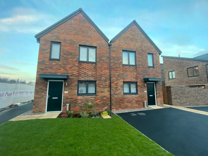 2 Bedroom Semi-Detached House To Rent In Woodyard Avenue, Waterside Quarter, S41