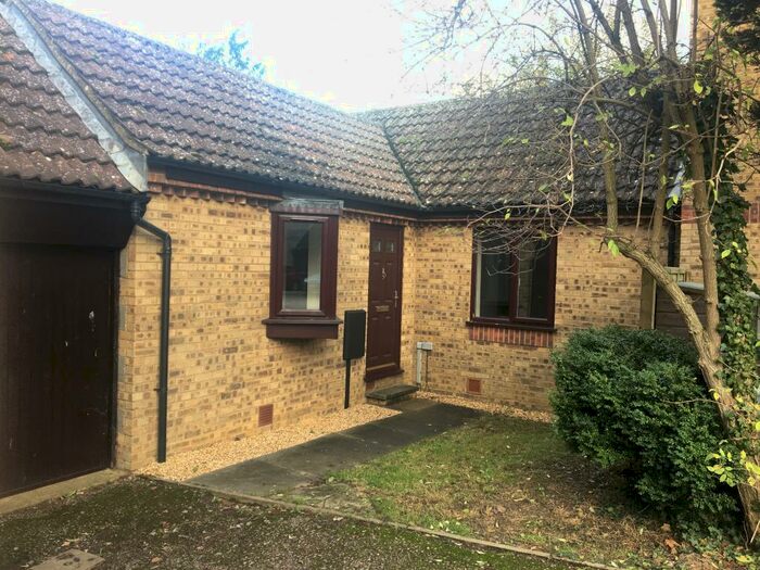 2 Bedroom Bungalow To Rent In Akeley, Buckingham, MK18