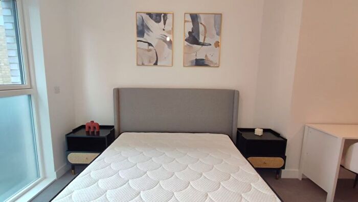2 Bedroom Flat To Rent In Capital Interchange Way, London, TW8
