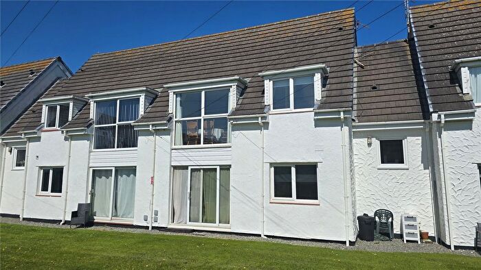 3 Bedroom Flat For Sale In Isallt Lodge, Bae Trearddur, Caergybi, Isallt Lodge, LL65