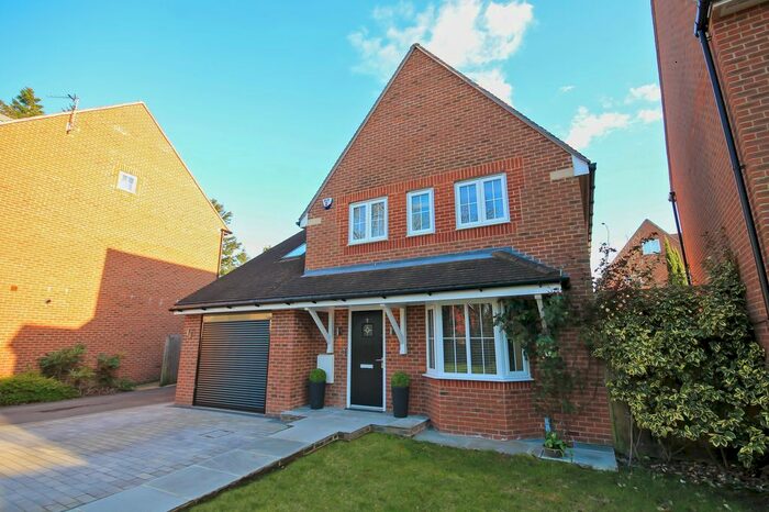 4 Bedroom Detached House To Rent In Loxfield Close, East Grinstead RH19