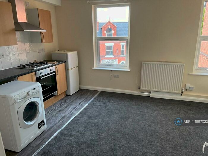 1 Bedroom Flat To Rent In Colwick Road, Nottingham, NG2