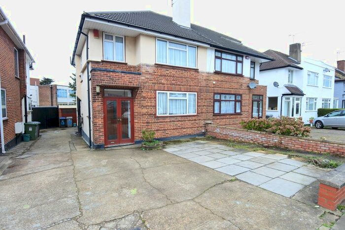 4 Bedroom Semi-Detached House To Rent In Chapman Crescent, Harrow, HA3