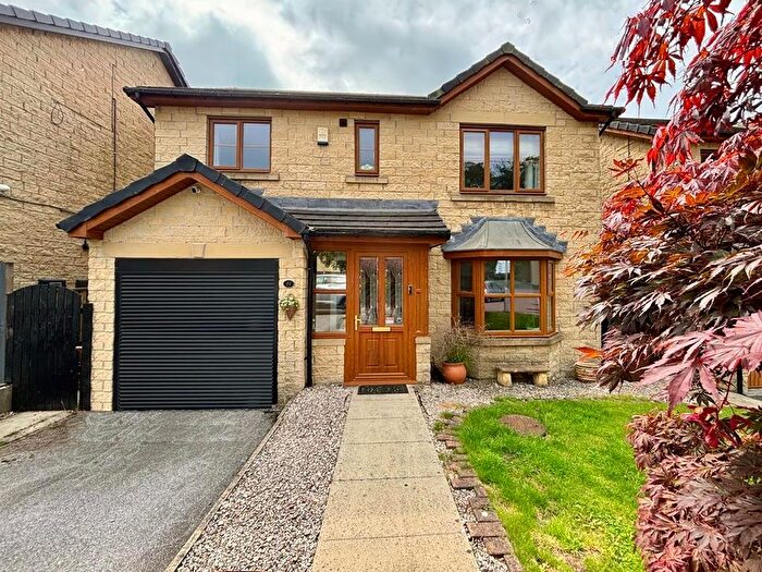 4 Bedroom Detached House For Sale In Seven Acres, Denholme, Bradford, BD13