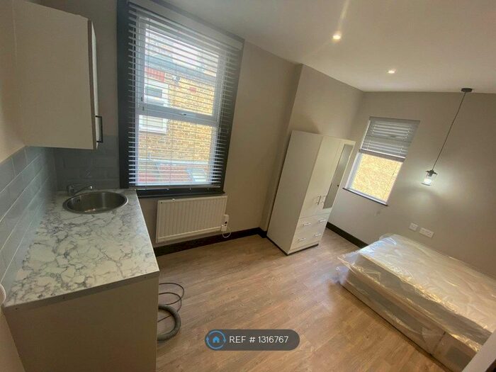 Studio To Rent In Abbey Road, London, SW19