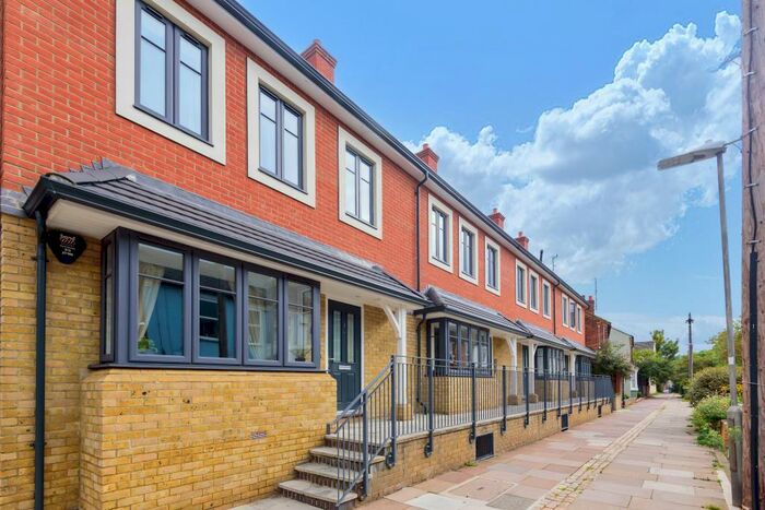 1 Bedroom Apartment To Rent In Highbridge Walk, Aylesbury, HP21