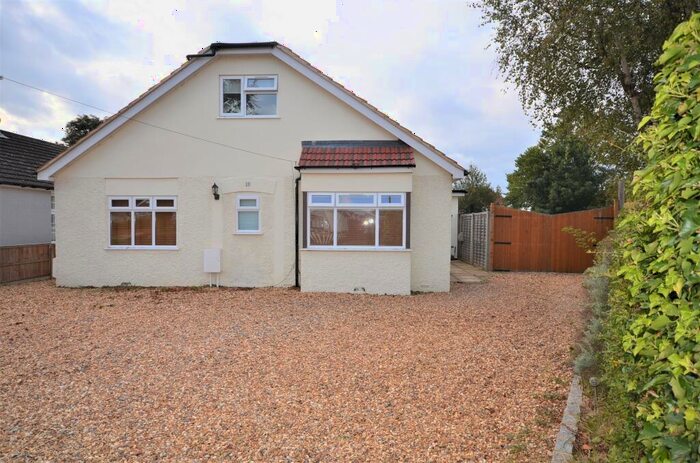 5 Bedroom Bungalow To Rent In Crosthwaite Way, Nr Burnham, SL1