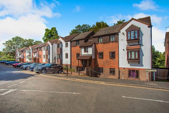 1 Bedroom Flat To Rent In Pages Lane, Uxbridge, UB8