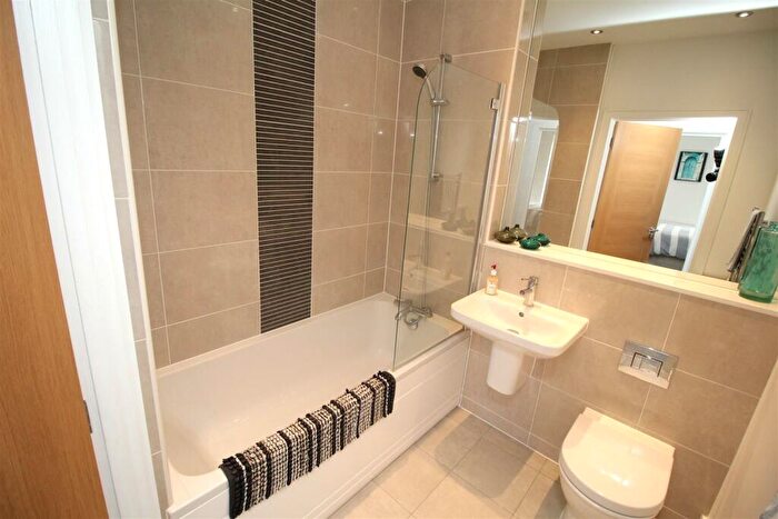 2 Bedroom Apartment For Sale In Stabler Way, Poole, BH15