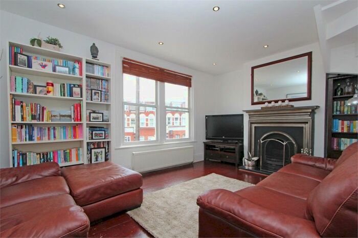 2 Bedroom Flat To Rent In Whittington Road, Bowes Park, N22