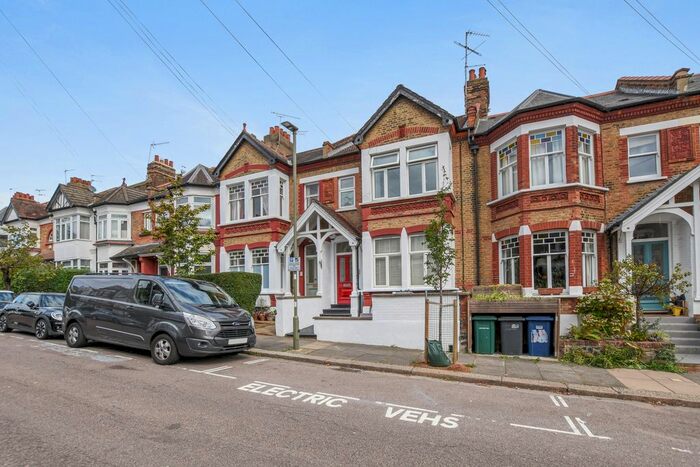 3 Bedroom Flat To Rent In Fff, Park Hall Road, East Finchley, N2