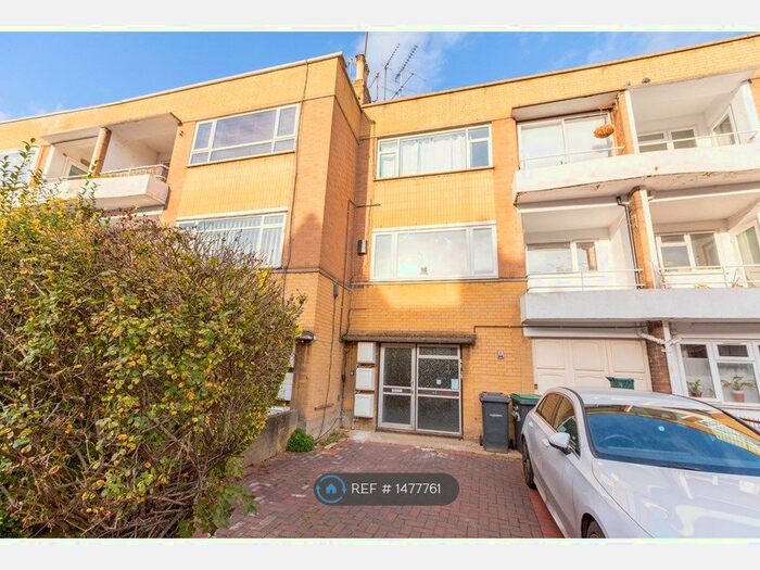 2 Bedroom Flat To Rent In Rosebery Gardens, London, N8