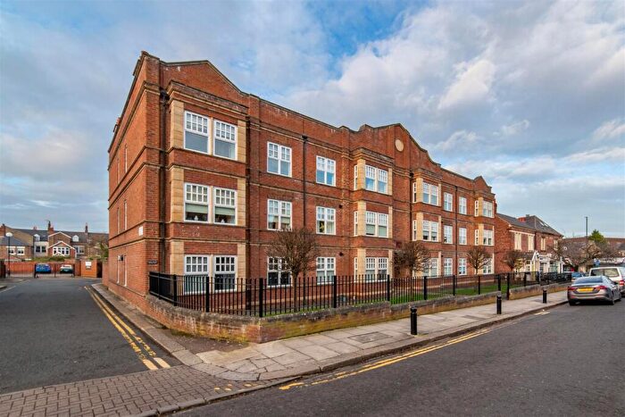 2 Bedroom Apartment To Rent In Hawthorn Court, Gosforth, NE3