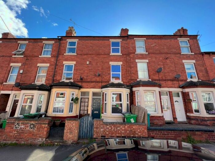 3 Bedroom Terraced House To Rent In Burford Road, Nottingham, NG7