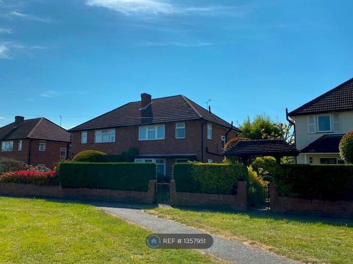 2 Bedroom Semi-Detached House To Rent In Little Marlow Road, Marlow Bucks Uk, SL7