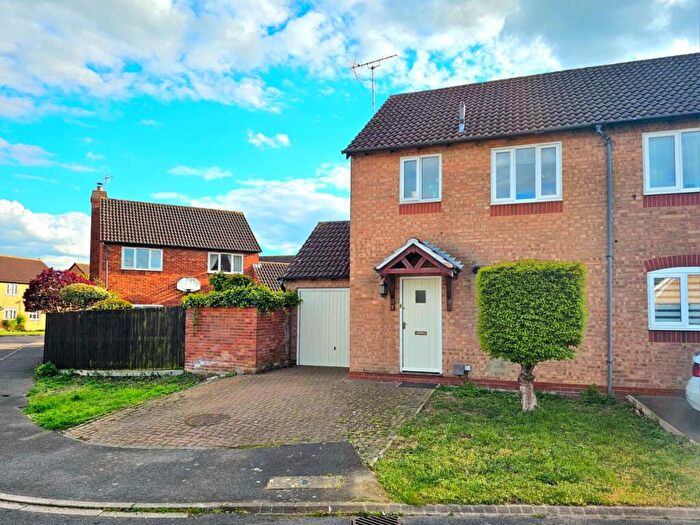 3 Bedroom Semi-Detached House For Sale In Jupiter Way, Abbeymead, GL4