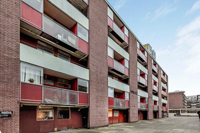 2 Bedroom Flat For Sale In Golden Lane Estate, Bayer House, EC1Y