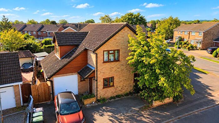 4 Bedroom Detached House For Sale In Test Close, Bedford, MK41