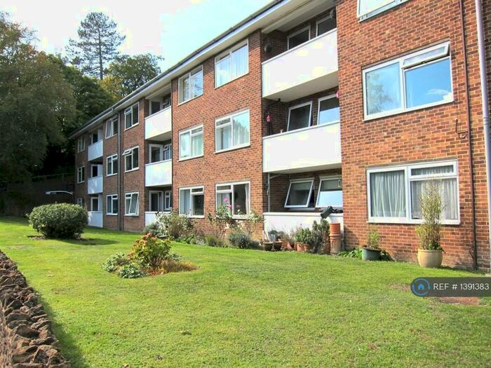 1 Bedroom Flat To Rent In Guildown Road, Guildford, GU2