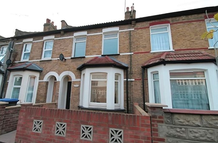 2 Bedroom Property To Rent In Felixstowe Road, London, N9