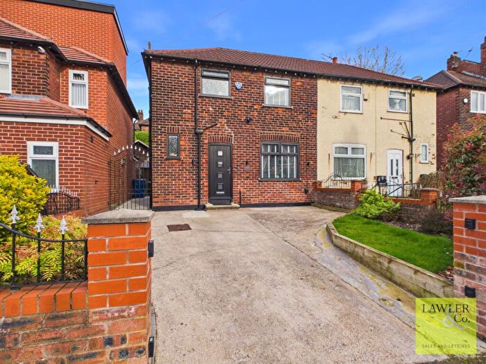 3 Bedroom Semi Detached House For Sale In Patterdale Road, Stockport, Cheshire, SK1