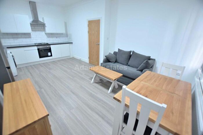 2 Bedroom Flat To Rent In Flat, Addington Road, Reading, RG1