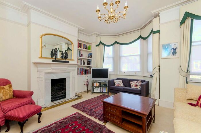 3 Bedroom Flat To Rent In Alwyne Road, Wimbledon, London, SW19