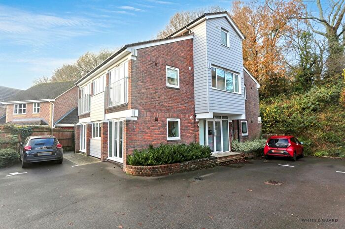 1 Bedroom Flat For Sale In Mayles Lane, Wickham, PO17