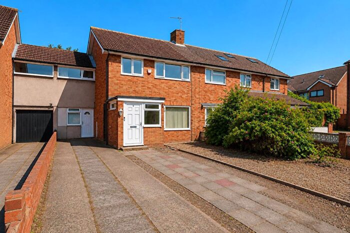 6 Bedroom Semi-Detached House For Sale In Scott Close, West Drayton, UB7
