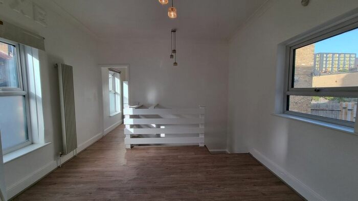 2 Bedroom Flat To Rent In Loampit Hill, London, SE13