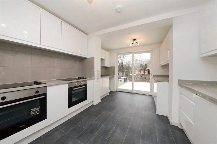 6 Bedroom Detached House For Sale In Warren Road, Ickenham, UB10