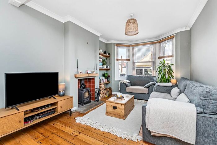 3 Bedroom End Of Terrace House To Rent In Eastbrook Road, Brighton, BN41