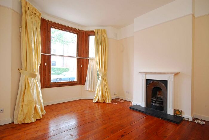 1 Bedroom Flat To Rent In Herndon Road, The Tonsleys, London, SW18